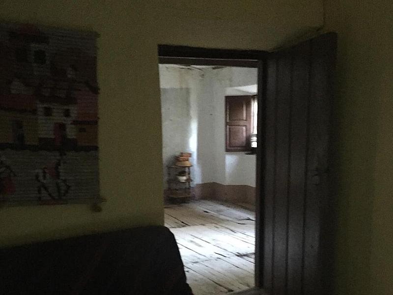Bonito conjunto rural aldea en venta, en plena naturaleza, con casa principal de piedra, hórreo, cabazo, naves y almacenes,